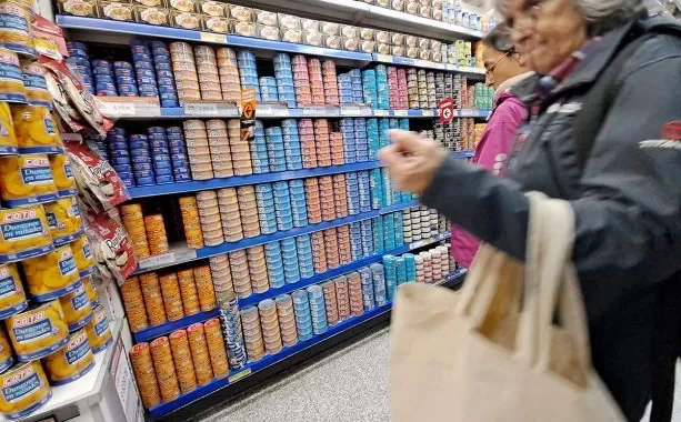 SUPERMERCADOS LLENOS Y SALTOS DE PRECIOS