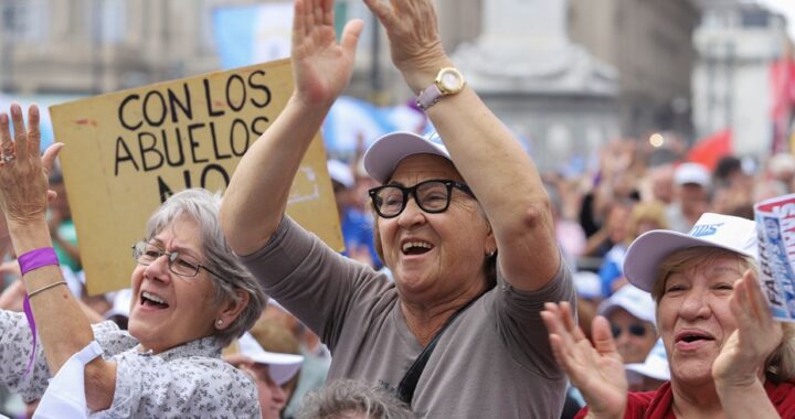 JUBILACIONES: EL GOBIERNO BUSCARÁ SUSPENDER LA LEY DE MOVILIDAD