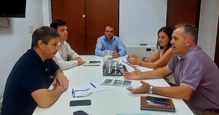 REUNIÓN CLAVE EN EL MINISTERIO DE AMBIENTE Y CAMBIO CLIMÁTICO POR BASURALES A CIELO ABIERTO EN GARAY