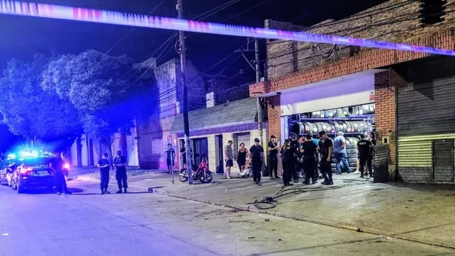 ASESINARON A UN HOMBRE EN UNA GOMERÍA DE LA ZONA OESTE Y DEJARON OTRA AMENAZA CONTRA PULLARO