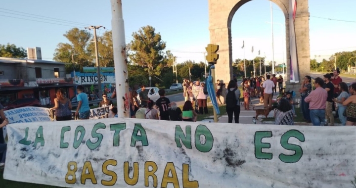 TRAS LA BAJANTE LA ORGANIZACIÓN “LA COSTA NO ES BASURAL” ORGANIZA UNA JORNADA DE LIMPIEZA EN CALLEJÓN PINTOS