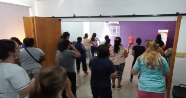 CHARLA SOBRE «LA SALUD DE LA MUJER» EN CAYASTÁ DESTACA LA IMPORTANCIA DEL CUIDADO INTEGRAL