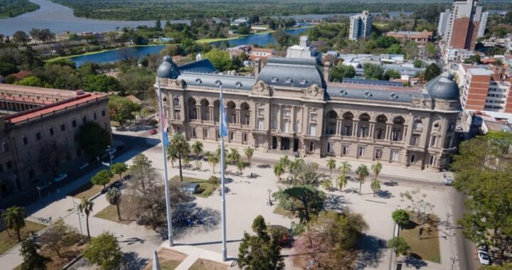 LUNES DE PARITARIAS: GOBIERNO SE REUNE CON DOCENTES Y ESTATALES