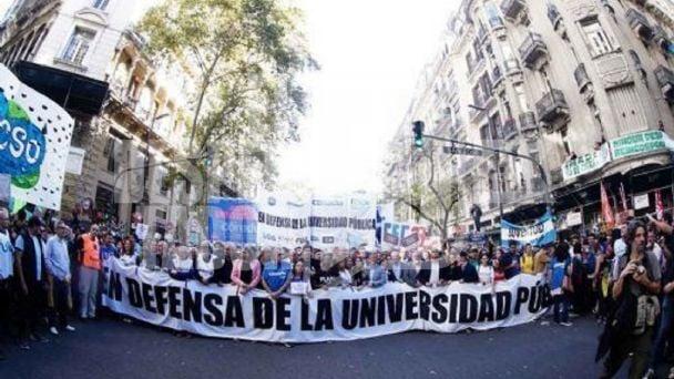 DOCENTES DE UNIVERSIDADES CONVOCARON A UN PARO DE 48 HORAS