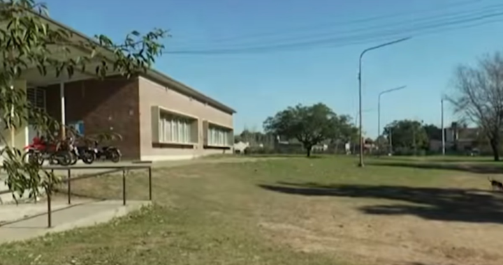 COOPERADORES Y PADRES DE LA ESCUELA SECUNDARIA 658 EN RINCÓN SE CONVOCAN HOY EN LA PUERTA DE LA INSTITUCIÓN POR FALTA DE DIRECTIVOS