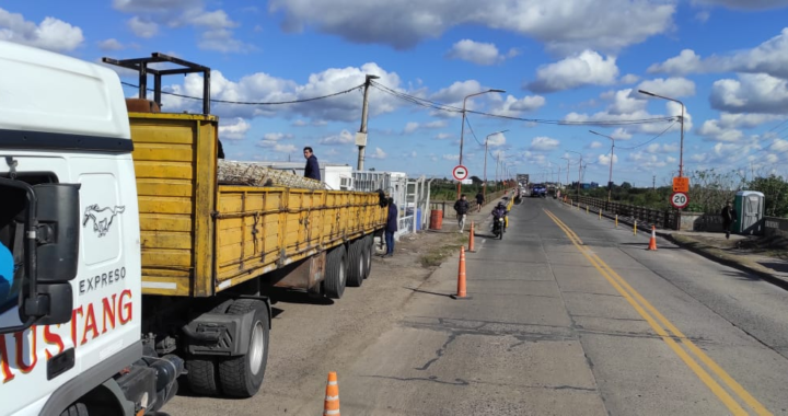 AVANZA LA REPARACION DEL PUENTE CARRETERO CON EL MONTAJE DE LOS ANDAMIOS