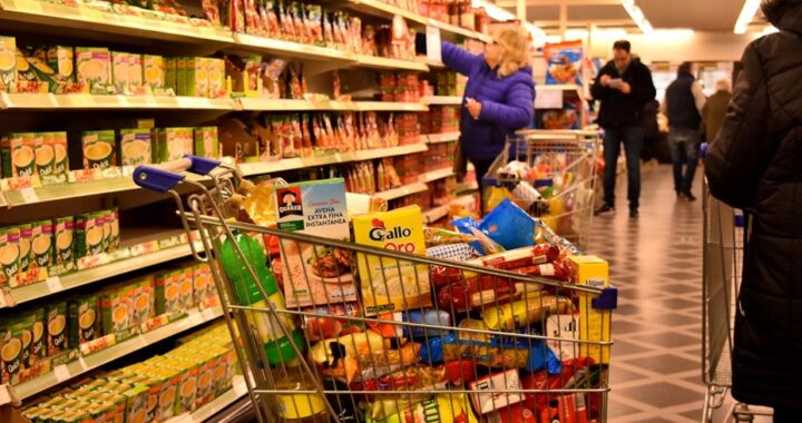 EN UN AÑO, LOS PRECIOS EN SUPERMERCADOS SUBIERON MÁS DEL 400%