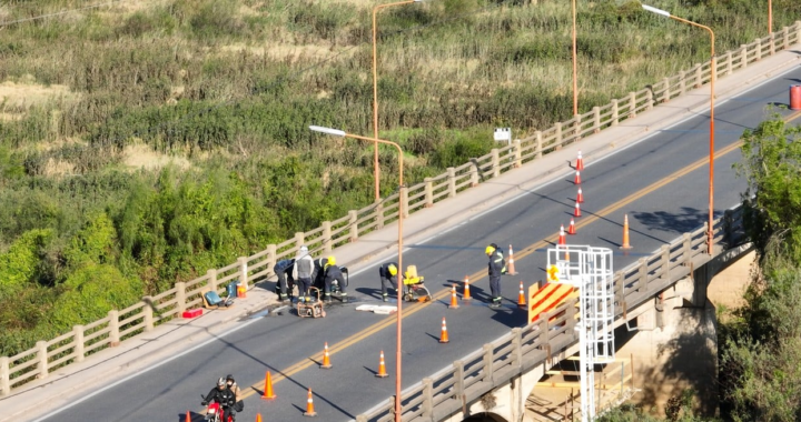 PUENTE CARRETERO: POR EL AVANCE DE LAS REPARACIONES HOY VUELVEN A RESTRINGIR EL TRÁNSITO