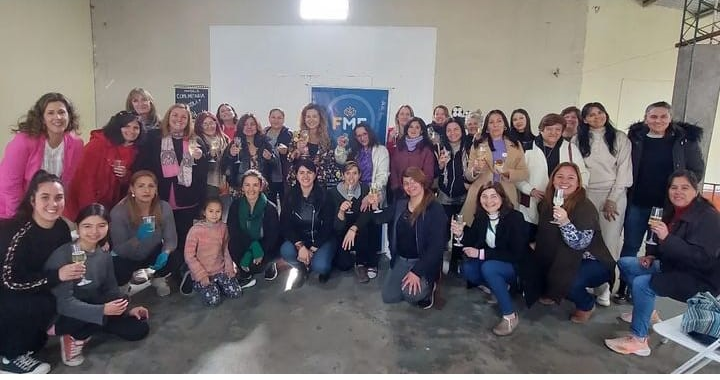 ENCUENTRO DE MUJERES EMPRENDEDORAS EN ARROYO LEYES