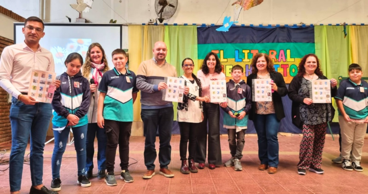 «EL LITORAL QUE HABITO» LA ESCUELA N° 16 DE RINCÓN INAUGURÓ ESTE LUNES UNA MUESTRA PLÁSTICA