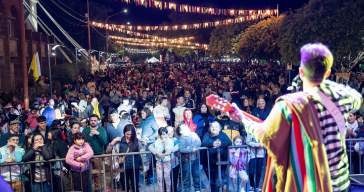 MULTITUDINARIA FIESTA PATRONAL EN SANTA ROSA DE CALCHINES: MÁS DE 10 MIL PERSONAS CELEBRARON LA TRADICIÓN