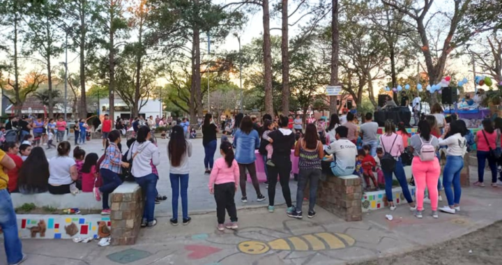 LA BIBLIOTECA DOMINGO SILVA INVITA A FESTEJAR EL DÍA DEL NIÑO EN RINCÓN CON PELOTERO, CIRCO, DANZAS, SORTEOS Y MUCHO MÁS