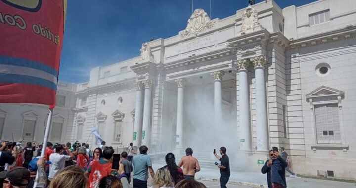 IMPUTAN A LOS MILITANTES GREMIALES DETENIDOS POR LOS INCIDENTES EN LA LEGISLATURA