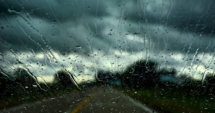 PRECIPITACIONES Y RÁFAGAS DE VIENTO EN LA REGIÓN COSTERA DURANTE LA NOCHE DEL MIÉRCOLES Y MADRUGADA DE ESTE JUEVES