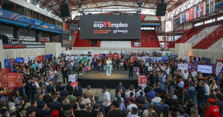 ROTUNDO ÉXITO DE LA EXPO EMPLEO EN LA CIUDAD DE SANTA FE: 5.600 INSCRIPTOS Y 1.300 ENCUENTROS