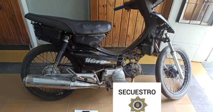 CAYASTÁ: MENOR DETENIDO POR AMENAZAS Y SECUESTRO DE MOTOCICLETA EN OPERATIVO POLICIAL