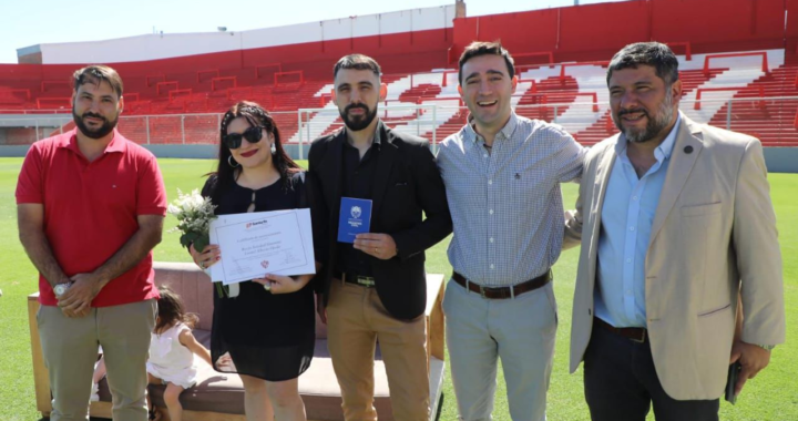 HINCHAS DE UNIÓN DIERON EL SÍ EN EL CÉSPED DEL 15 DE ABRIL