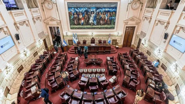 LA LEGISLATURA SANTAFESINA DEBATE HOY EL PRESUPUESTO 2025 Y LA LEY TRIBUTARIA IMPULSADA POR PULLARO