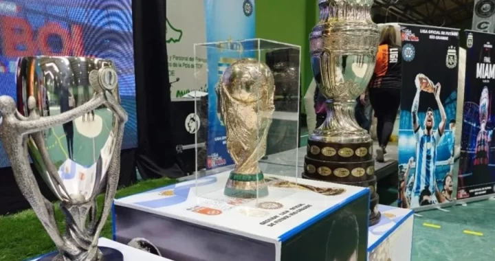 SEMANA INVENCIBLE: SE EXHIBEN LOS TROFEOS DE LA SELECCIÓN ARGENTINA EN LA CASA DE GOBIERNO