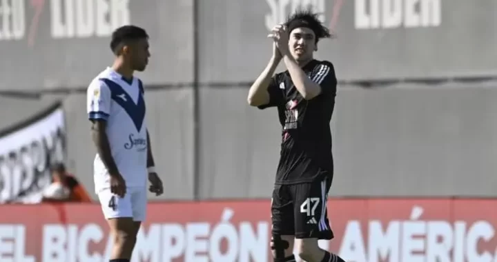 PAPELÓN EN EL FÚTBOL ARGENTINO: DEBUTÓ EL STREAMER SANTOTOMESINO SPREEN Y JUGÓ MENOS DE UN MINUTO