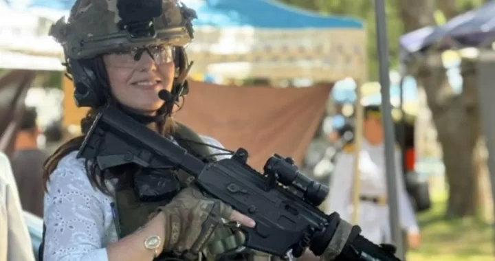 VICTORIA VILLARRUEL ASISTIÓ A MUESTRA DE ARMAS Y CERRÓ EL DÍA CON UN COMBO DE MCDONALD’S