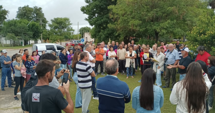 VECINOS DE CAYASTÁ MARCHARON PARA EXIGIR ACCIONES CONTRA LA OLA DE ROBOS