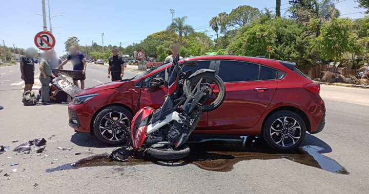 GRAVE ACCIDENTE EN RUTA 1 A LA TURA DEL KILÓMETROS 2,5: UN MOTOCICLISTA LESIONADO FUE TRASLADADO AL HOSPITAL 