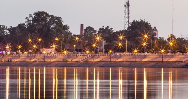 CAYASTÁ RECIBE EL 2025 CON UNA FIESTA GRATUITA EN LA COSTANERA