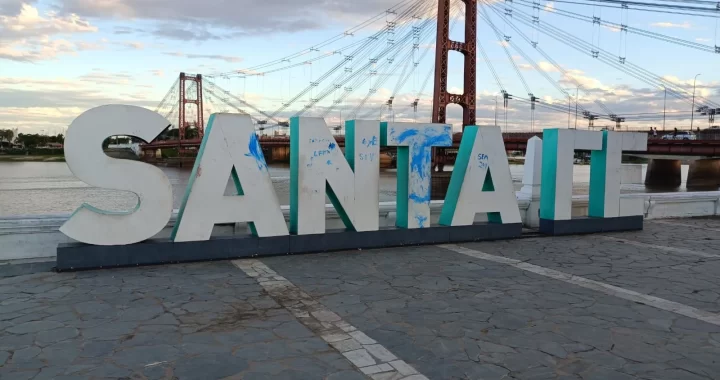 VANDALIZARON LAS LETRAS CORPÓREAS DE SANTA FE EN LA COSTANERA OESTE