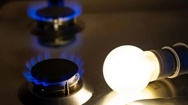 EL AÑO EMPIEZA CON AUMENTOS: EL GOBIERNO AUTORIZÓ SUBAS EN LUZ Y GAS