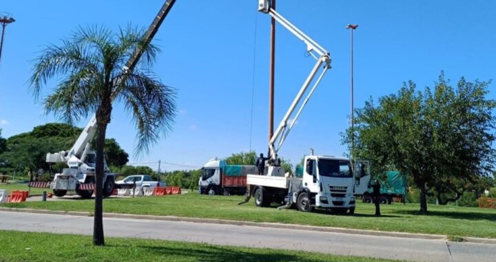 EL MUNICIPIO DE SANTA FE CONTINÚA ESTA SEMANA CON LA REPOSICIÓN DE LUMINARIAS EN LA RUTA 168