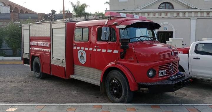 BOMBEROS VOLUNTARIOS DE SANTA ROSA DE CALCHINES CELEBRARON SU 10° ANIVERSARIO CON UN NUEVO MÓVIL Y HOMENAJES