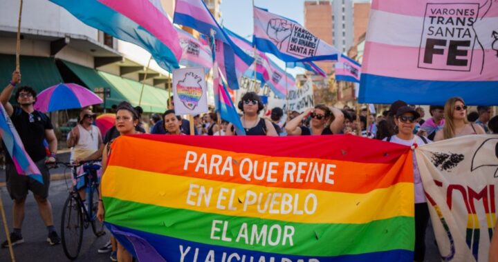 MARCHA EN SANTA FE CONTRA LOS DICHOS DE MILEI: «POR LA DIVERSIDAD Y LOS DERECHOS HUMANOS»