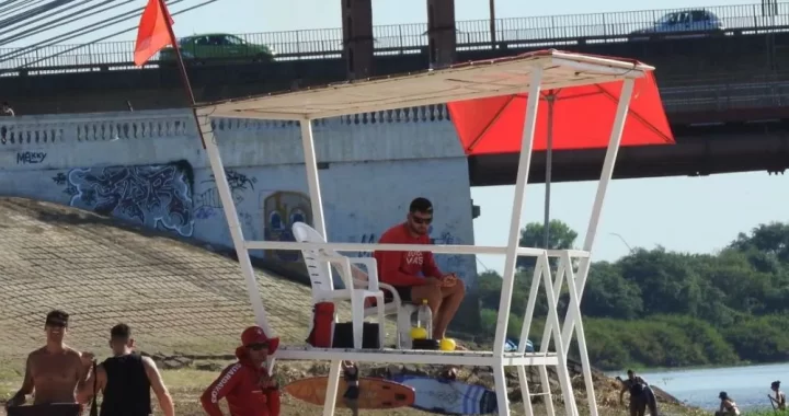 ALERTA POR PALOMETAS EN SANTA FE: BANDERA ROJA EN LAS PLAYAS DE LA COSTANERA ESTE