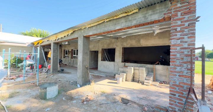 CAYASTÁ AVANZA EN LA CONSTRUCCIÓN DE DOS NUEVAS AULAS