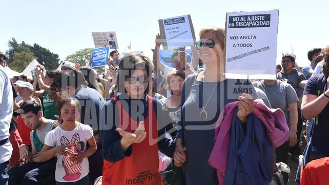 LA COSTA SANTAFESINA SE MOVILIZA EN SANTA FE CONTRA LOS RECORTES A PERSONAS CON DISCAPACIDAD