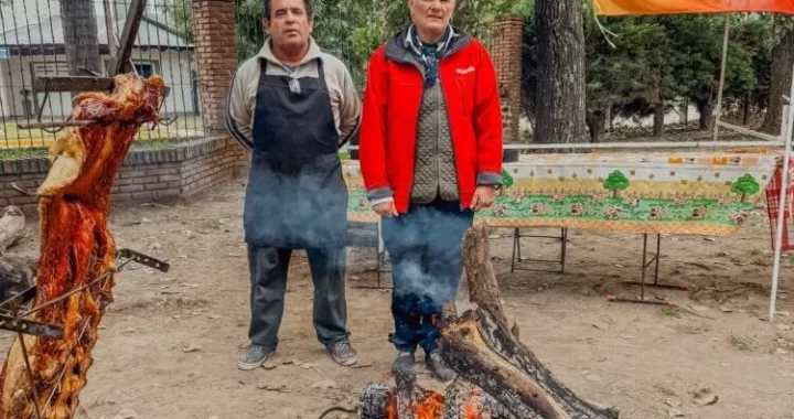 Emprendedores de Cayastá ganaron el 7º Concurso de Asado a la Estaca en la Fiesta Regional
