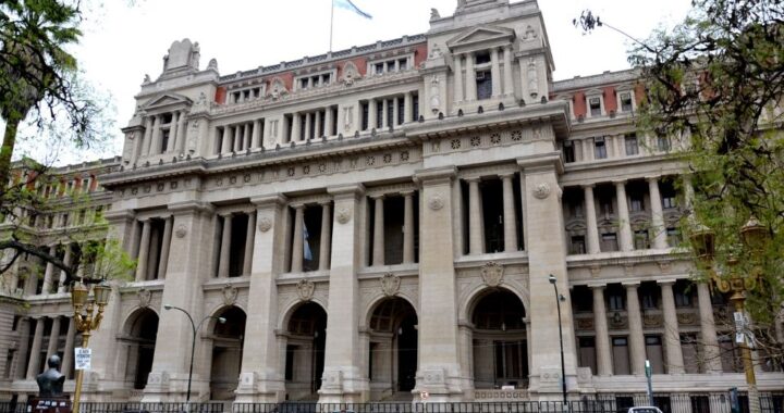 Santa Fe rechazó una oferta “irrisoria” de Nación por la deuda histórica de Anses
