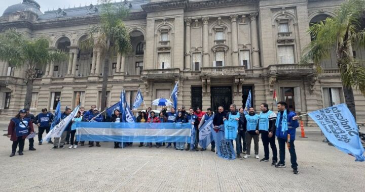 Trabajadores de Vialidad Nacional se movilizaron en Santa Fe contra la disolución del organismo