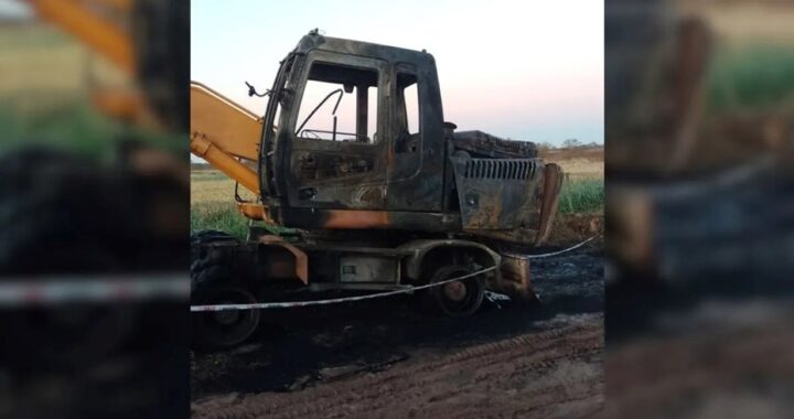 Se incendió una máquina del ministerio de Obras Públicas en Helvecia